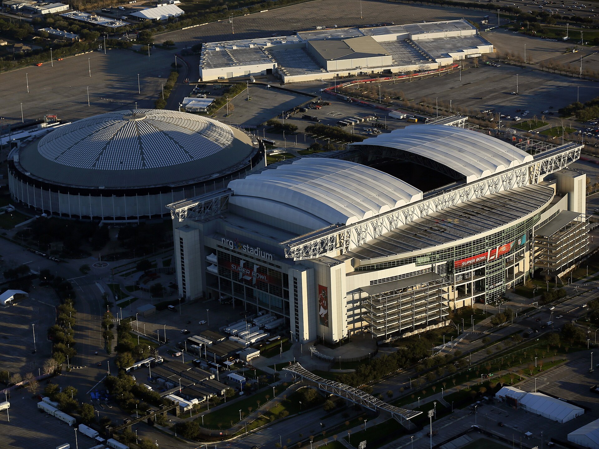 First-Time Houston Texans Game Guide: Reliant Stadium Parking, Tailgating, Tickets and Gameday Tips